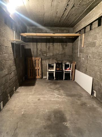 Saint-Étienne (42100) Grand garage de 15m² avec électricité + prise - secteur Centre-Deux