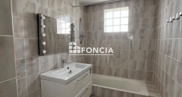 Location Appartement 3 pièces 91.81 m² - La Varenne St Hilaire 94210
