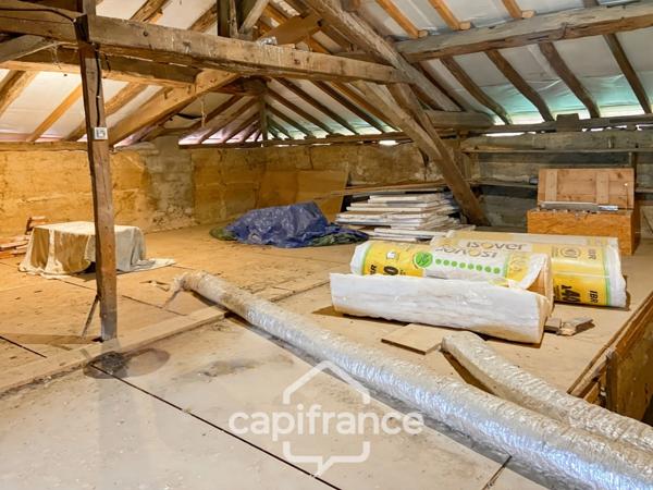 Propriété à vendre composée de 2 maisons - 11 pièces DOMMARTIN LES CUISEAUX (71) sur 1,1 hectare de terrain.