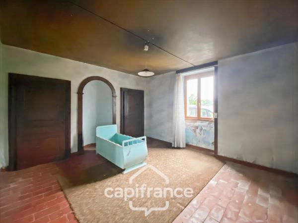 Propriété à vendre composée de 2 maisons - 11 pièces DOMMARTIN LES CUISEAUX (71) sur 1,1 hectare de terrain.