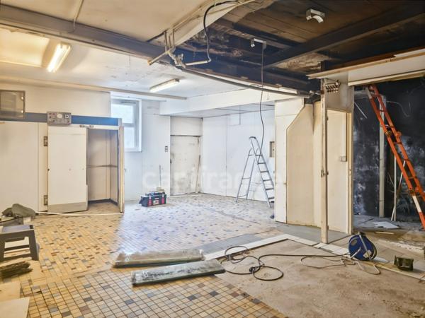 Ensemble immobilier - Local commercial, partie production et son habitation avec vue sur rivière