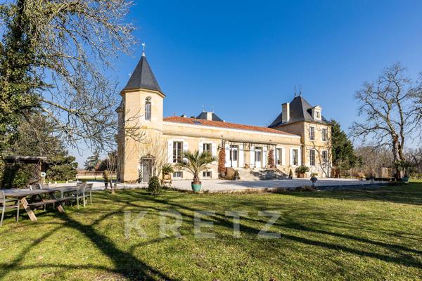 Château familiale restaurée à Léognan — 500 m², parc aux magnolias, piscine