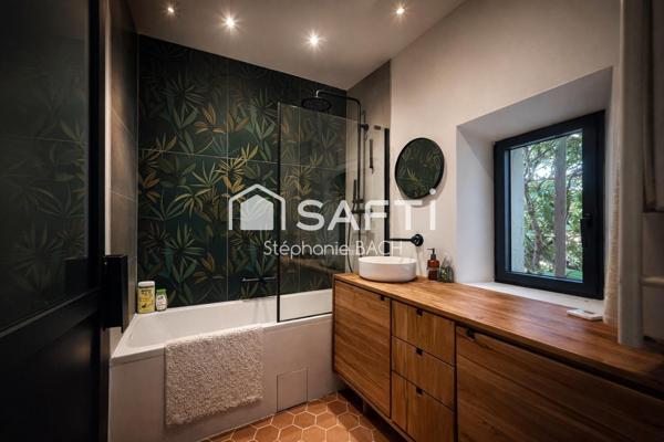 Élégance et Horizon Bleu au Cœur des Lecques