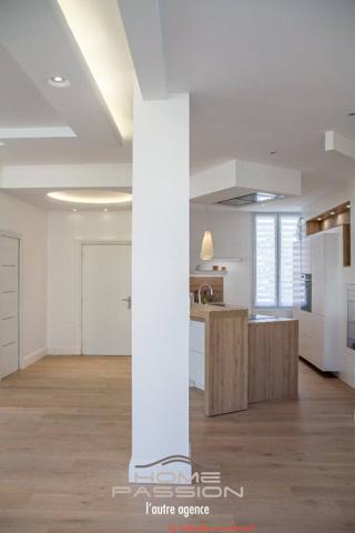 ROYAN HYPER CENTRE  SUPERBE APPARTEMENT ENSOLEILLE