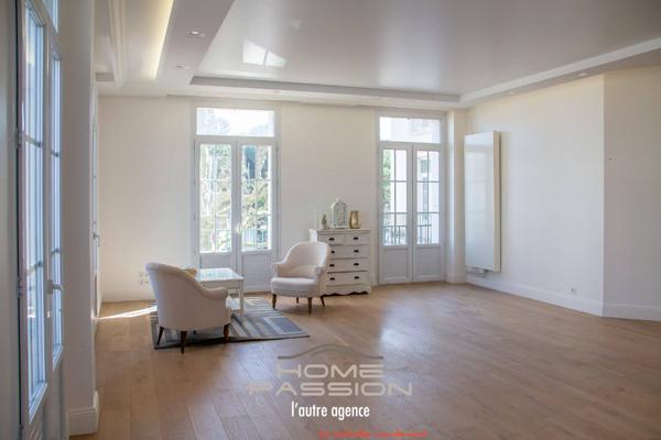 ROYAN HYPER CENTRE  SUPERBE APPARTEMENT ENSOLEILLE
