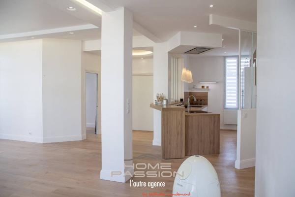 ROYAN HYPER CENTRE  SUPERBE APPARTEMENT ENSOLEILLE