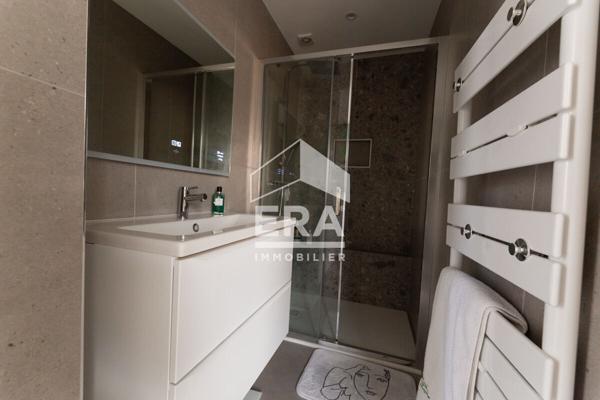 Appartement Mandelieu La Napoule 3 pièce(s) 47 m2 totalement refait en dernier étage