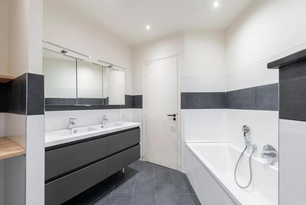 REIMS, Appartement T5 proche Cathédrale