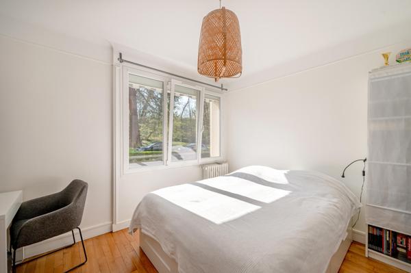 Appartement rénové, au calme, avec parc et jolie vue, sans vis à vis.