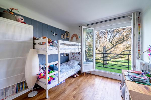 Appartement rénové, au calme, avec parc et jolie vue, sans vis à vis.