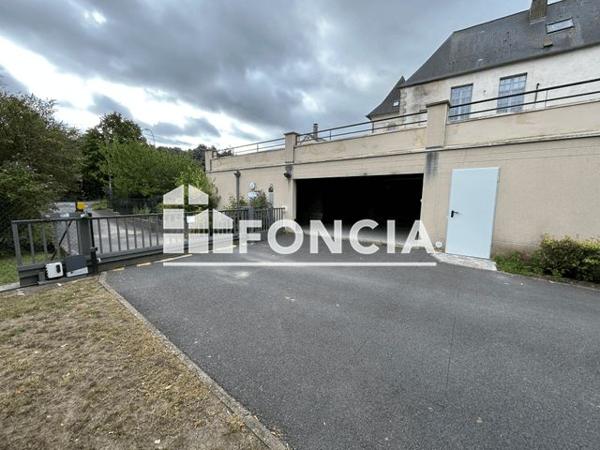 Location Parking - 20 RUE WINSTON CHURCHILL Laon 02000