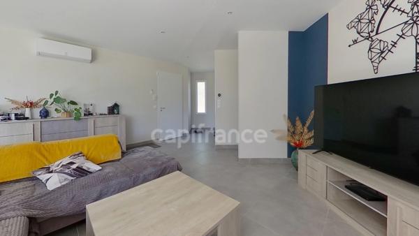 Maison contemporaine de plain pied, 3 chambres, terrain 1825m2