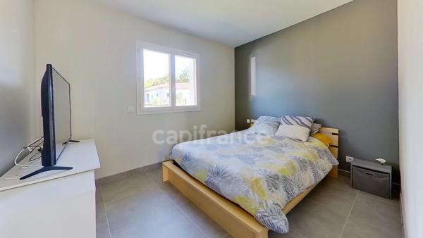 Maison contemporaine de plain pied, 3 chambres, terrain 1825m2