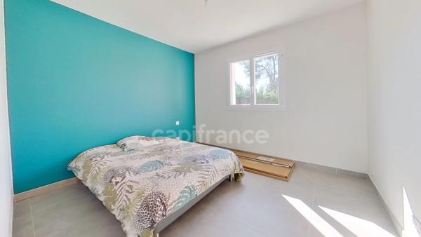 Maison contemporaine de plain pied, 3 chambres, terrain 1825m2