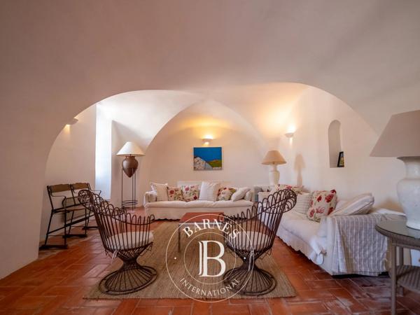 Forcalquier, Maison 3 Chambres -  500 m² à vendre