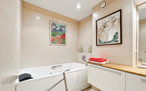 Appartement à vendre    4 pièces • 122,83 m2 Saint-Raphaël