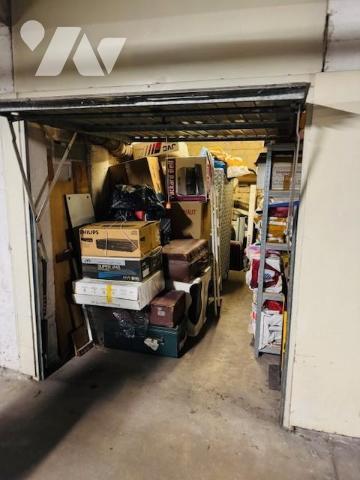 NEUILLY SUR SEINE - AVENUE SAINTE FOY - BOX A MOTO OU ARCHIVE