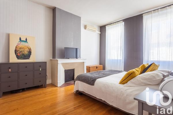 Maison 12 pièces de 240 m² à Montauban (82000)