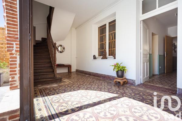 Maison 12 pièces de 240 m² à Montauban (82000)