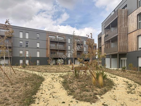 A vendre - ANGERS - Secteur Terra Botanica / CHU - Appartement T3 récent avec balcon, parking et cave