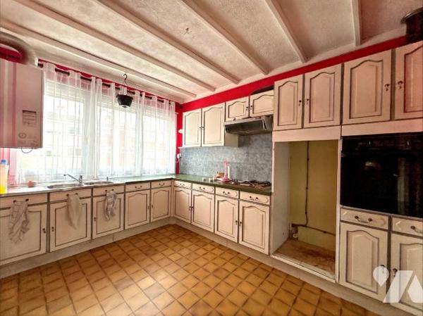 Hazebrouck ? Maison bel-étage 

À découvrir sans tarder ! Située à Hazebrouck, dans un enviro...