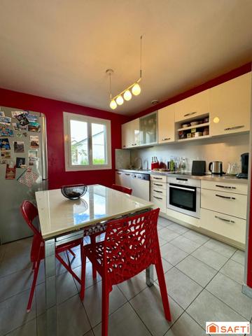 Grande maison avec 4 chambres