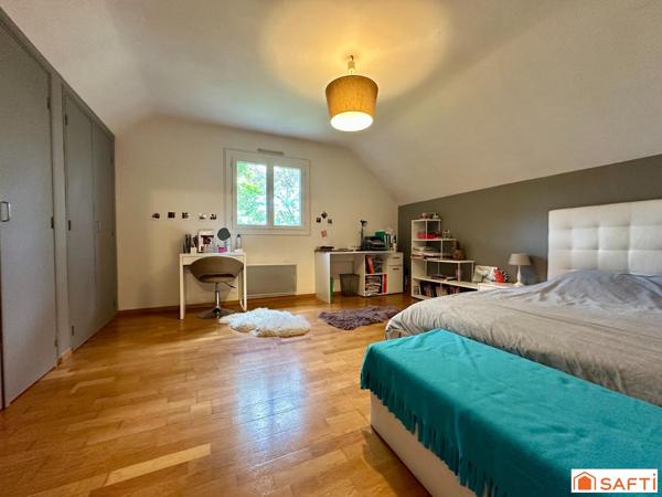 Grande maison avec 4 chambres