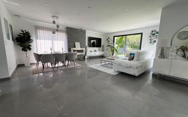 Maison à vendre    7 pièces • 195 m2 Saint-Denis-en-Val