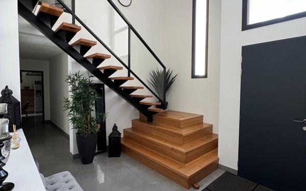 Maison à vendre    7 pièces • 195 m2 Saint-Denis-en-Val