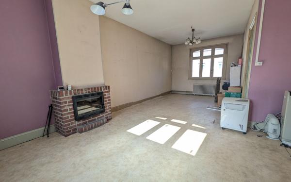 Maison à vendre    3 pièces • 145 m2 Saint-Quentin