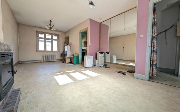 Maison à vendre    3 pièces • 145 m2 Saint-Quentin
