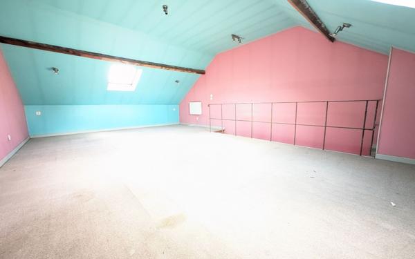 Maison à vendre    3 pièces • 145 m2 Saint-Quentin