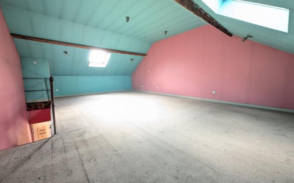 Maison à vendre    3 pièces • 145 m2 Saint-Quentin