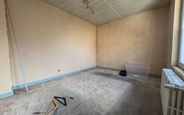 Maison à vendre    3 pièces • 145 m2 Saint-Quentin