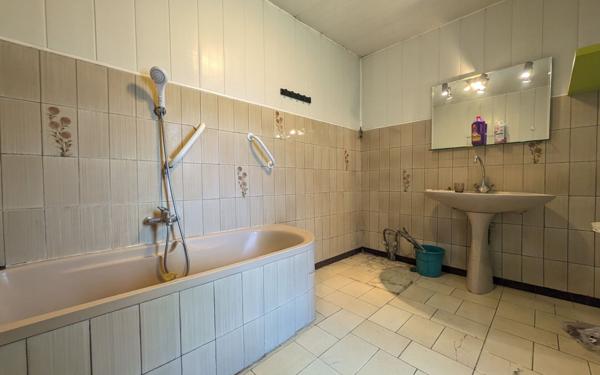 Maison à vendre    3 pièces • 145 m2 Saint-Quentin