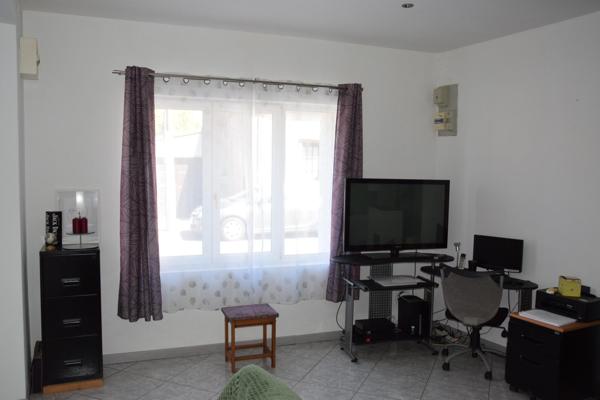 Maison de ville rénovée avec garage