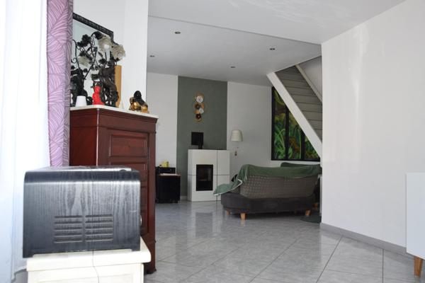 Maison de ville rénovée avec garage