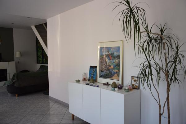 Maison de ville rénovée avec garage