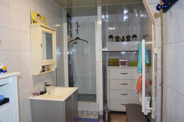 Maison de ville rénovée avec garage