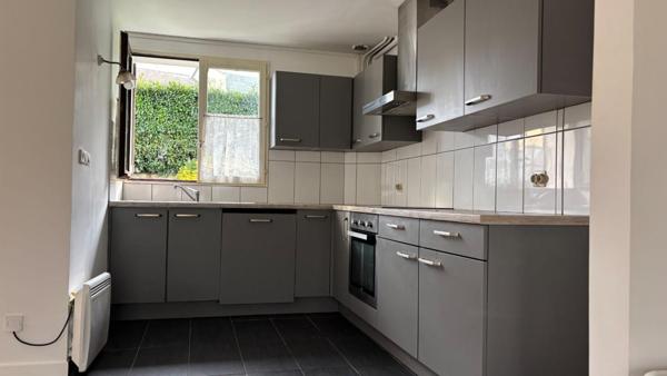 Maison calme dans voie sans issue, env. arboré