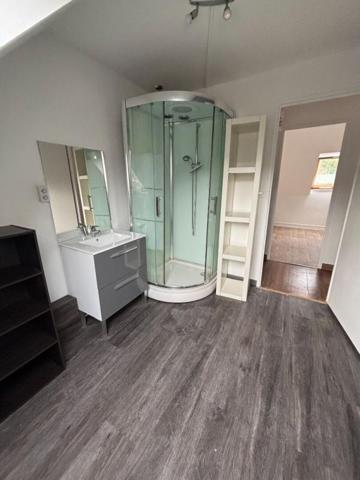 Maison calme dans voie sans issue, env. arboré