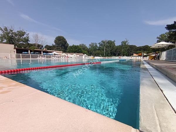 Six-fours les plages La Coudoulière. Appartement T2 de 23,75m² avec loggia de 7m² + place de parking