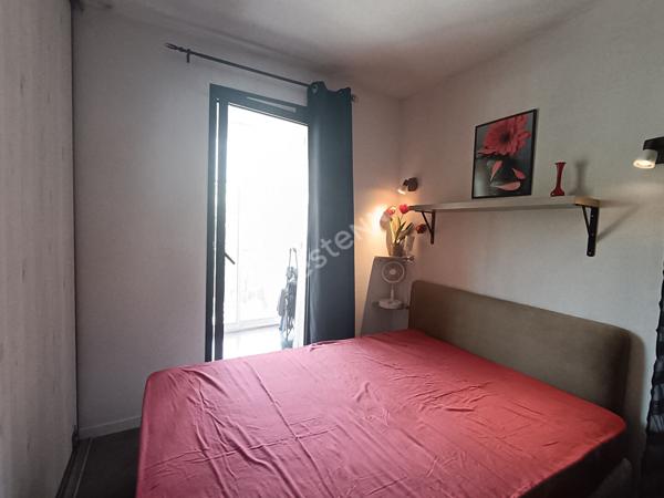 Six-fours les plages La Coudoulière. Appartement T2 de 23,75m² avec loggia de 7m² + place de parking