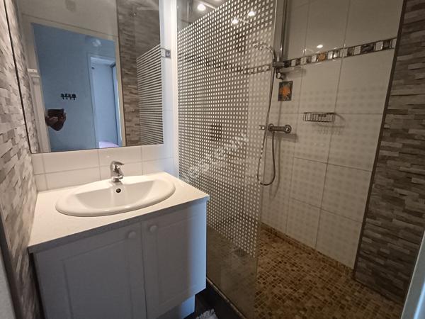 Six-fours les plages La Coudoulière. Appartement T2 de 23,75m² avec loggia de 7m² + place de parking