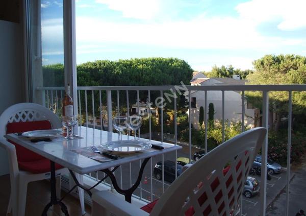 Six-fours les plages La Coudoulière. Appartement T2 de 23,75m² avec loggia de 7m² + place de parking