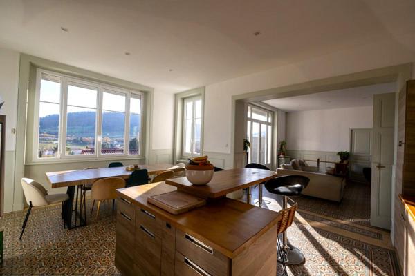 Propriété  comprenant 3 appartements  dans un parc arboré de 2753 m²