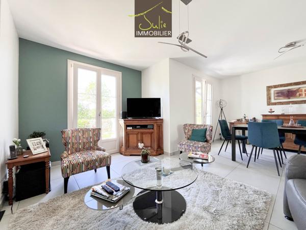 Belle Propriété de plain-pied avec dépendances sur 2155m² de parc clos.