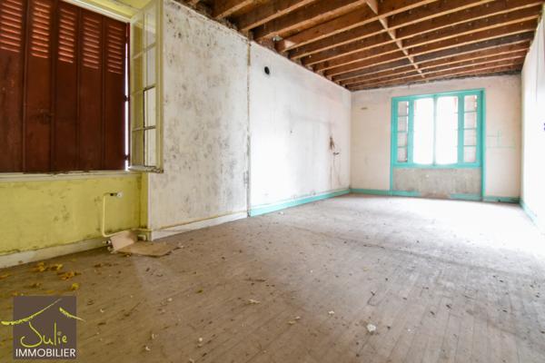 CERIZAY Centre-ville, Ensemble immobilier à réhabiliter, Idéal investisseurs !