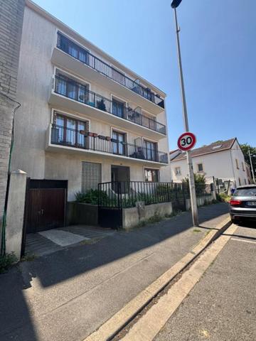 Le Coup de Coeur à Noisy-le-Sec ! F2 Rénové avec Terrasse ensoleillée & Parking