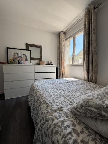 Le Coup de Coeur à Noisy-le-Sec ! F2 Rénové avec Terrasse ensoleillée & Parking